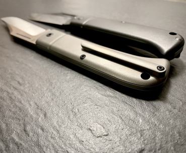 Tuya Knife Titan Blackbeard v2