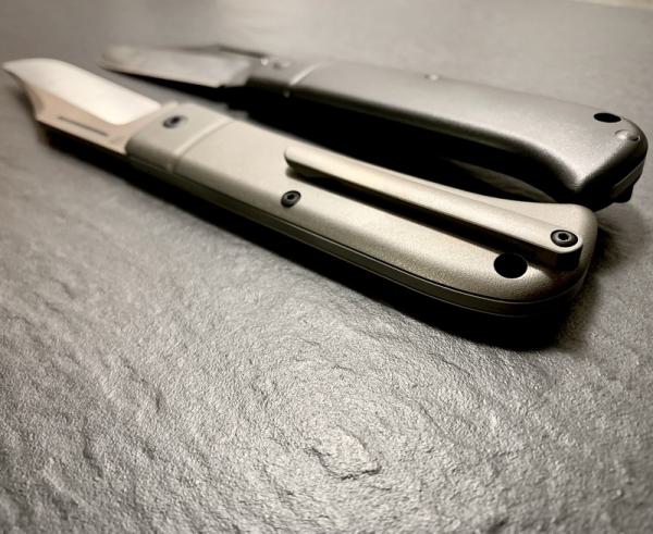 Tuya Knife Titan Blackbeard v2